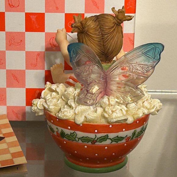 ENESCO 2006 My Little Kitchen Fairies Stringing Popcorn Holiday Fairy Figurine - Picture 5 of 7